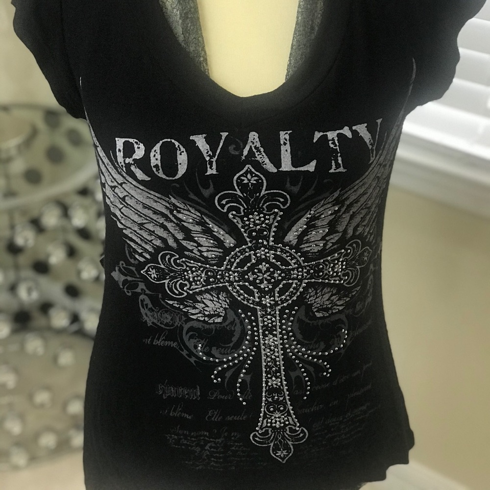 Black royalty tee